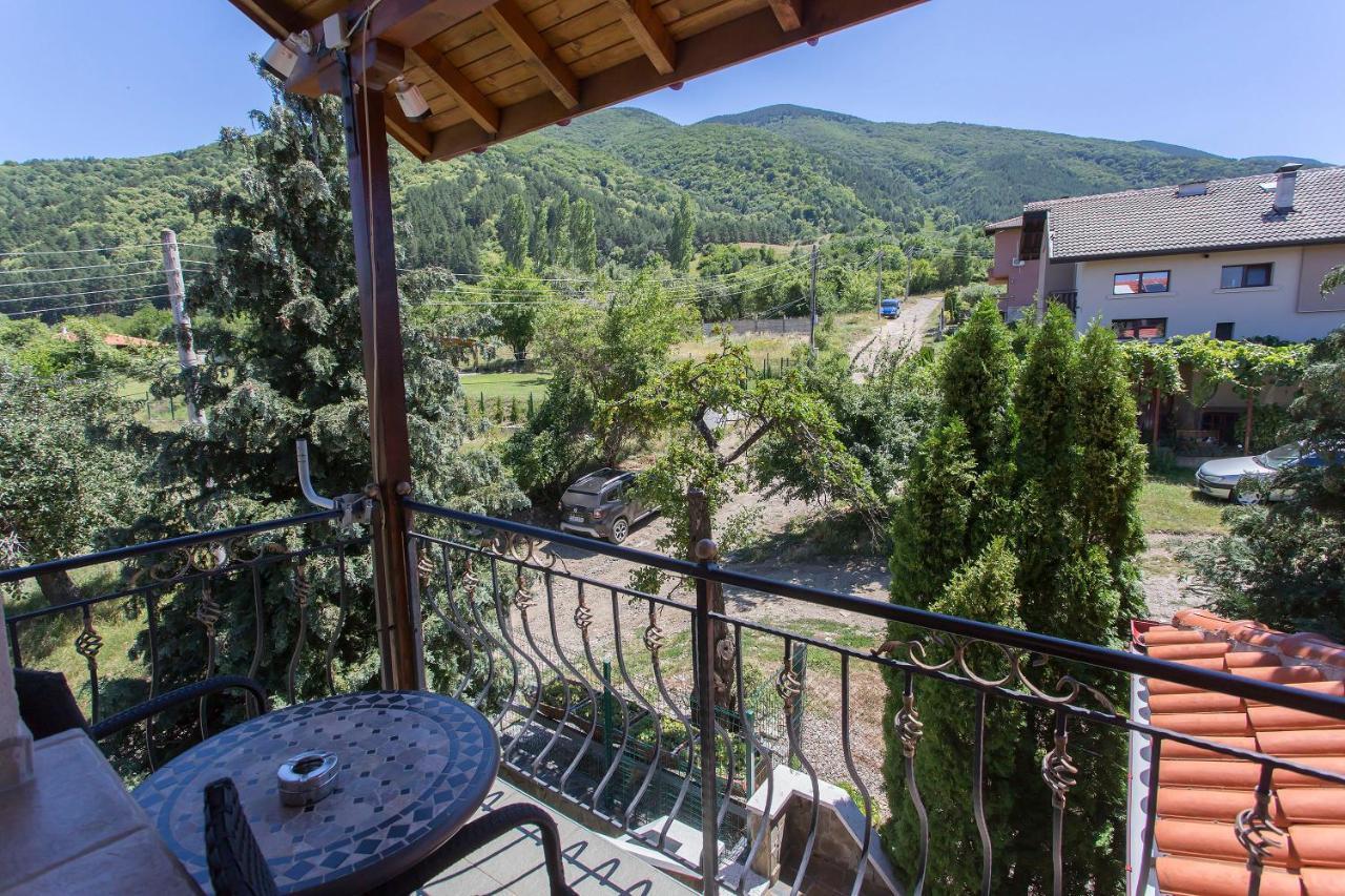 Къща За Гости Перуника Sapareva Banya Exterior foto